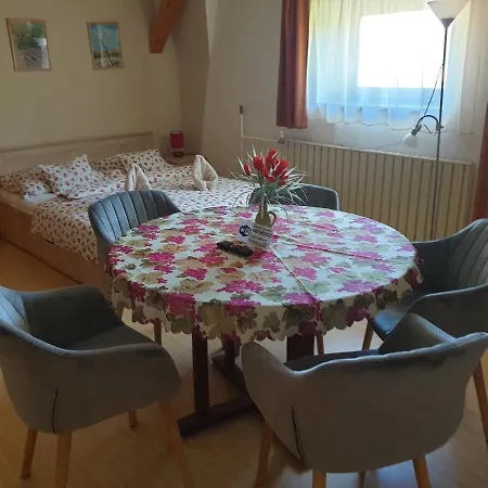 Vecsey Apartment Eger