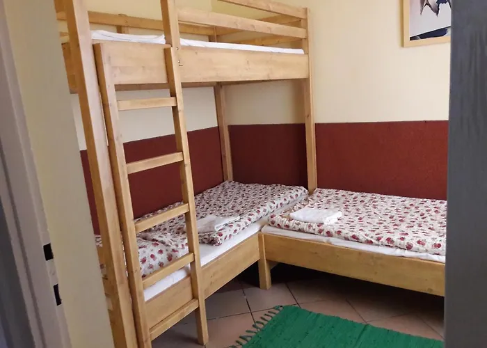 Lägenhet Vecsey Apartman Eger