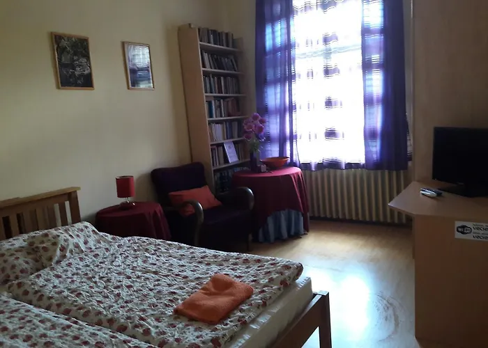 Lägenhet Vecsey Apartman Eger